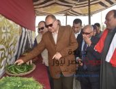 محافظ الفيوم ومدير منظمة الفاو يتفقدان مشروع الممارسات الزراعية الجيدة بيوسف الصديق | صوت مصر نيوز